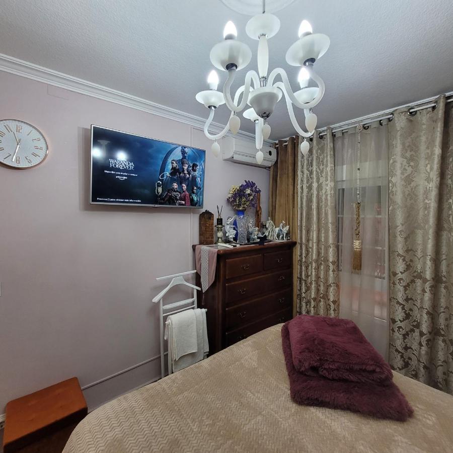 Shared Accommodation A Room With A View Of The Garden Sevilla Exteriér fotografie